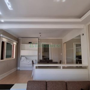 Casa com 292m², 7 dormitórios, 5 vagas, no bairro Jardim América em Caxias do Sul para Comprar