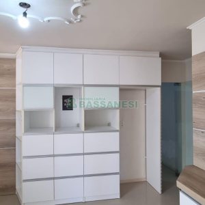 Casa com 292m², 7 dormitórios, 5 vagas, no bairro Jardim América em Caxias do Sul para Comprar