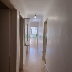 Casa com 292m², 7 dormitórios, 5 vagas, no bairro Jardim América em Caxias do Sul para Comprar