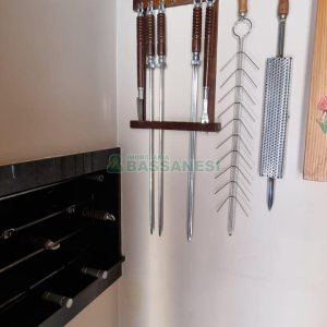 Casa com 292m², 7 dormitórios, 5 vagas, no bairro Jardim América em Caxias do Sul para Comprar