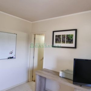 Casa com 292m², 7 dormitórios, 5 vagas, no bairro Jardim América em Caxias do Sul para Comprar