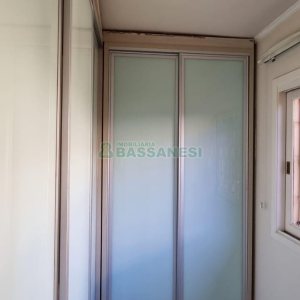 Casa com 292m², 7 dormitórios, 5 vagas, no bairro Jardim América em Caxias do Sul para Comprar