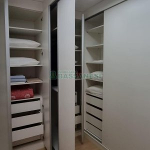 Casa com 292m², 7 dormitórios, 5 vagas, no bairro Jardim América em Caxias do Sul para Comprar