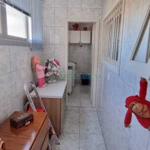 Casa com 292m², 7 dormitórios, 5 vagas, no bairro Jardim América em Caxias do Sul para Comprar