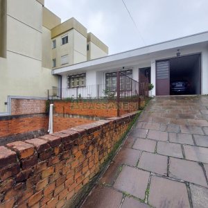 Casa com 125m², 3 dormitórios, 2 vagas, no bairro Presidente Vargas em Caxias do Sul para Comprar