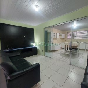 Casa com 125m², 3 dormitórios, 2 vagas, no bairro Presidente Vargas em Caxias do Sul para Comprar