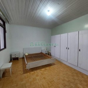 Casa com 125m², 3 dormitórios, 2 vagas, no bairro Presidente Vargas em Caxias do Sul para Comprar