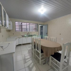 Casa com 125m², 3 dormitórios, 2 vagas, no bairro Presidente Vargas em Caxias do Sul para Comprar