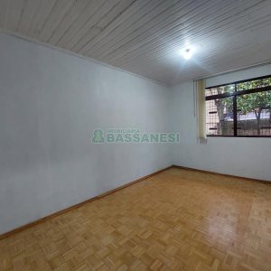 Casa com 125m², 3 dormitórios, 2 vagas, no bairro Presidente Vargas em Caxias do Sul para Comprar