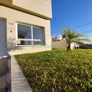 Sobrado com 130m², 3 dormitórios, 2 vagas, no bairro São Luiz em Caxias do Sul para Comprar