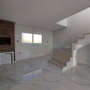 Sobrado com 130m², 3 dormitórios, 2 vagas, no bairro São Luiz em Caxias do Sul para Comprar