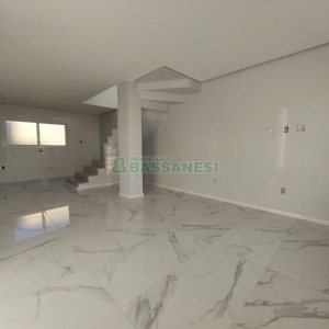 Sobrado com 130m², 3 dormitórios, 2 vagas, no bairro São Luiz em Caxias do Sul para Comprar