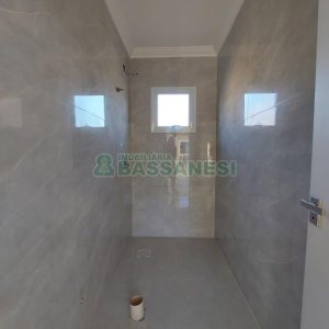 Sobrado com 130m², 3 dormitórios, 2 vagas, no bairro São Luiz em Caxias do Sul para Comprar