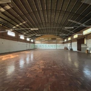Pavilhão com 800m², no bairro Cruzeiro em Caxias do Sul para Alugar