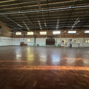 Pavilhão com 800m², no bairro Cruzeiro em Caxias do Sul para Alugar
