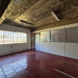 Pavilhão com 800m², no bairro Cruzeiro em Caxias do Sul para Alugar