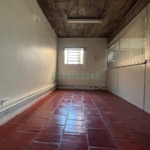 Pavilhão com 800m², no bairro Cruzeiro em Caxias do Sul para Alugar