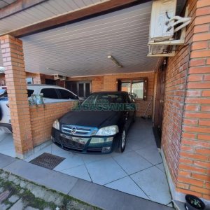 Sobrado com 90m², 2 dormitórios, 1 vaga, no bairro São Caetano em Caxias do Sul para Alugar