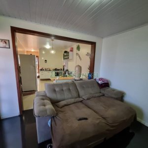 Sobrado com 90m², 2 dormitórios, 1 vaga, no bairro São Caetano em Caxias do Sul para Alugar