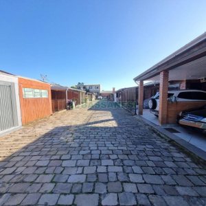 Sobrado com 90m², 2 dormitórios, 1 vaga, no bairro São Caetano em Caxias do Sul para Alugar