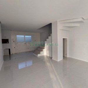 Sobrado com 130m², 3 dormitórios, 2 vagas, no bairro São Luiz em Caxias do Sul para Comprar