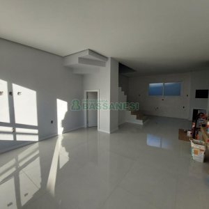 Sobrado com 130m², 3 dormitórios, 2 vagas, no bairro São Luiz em Caxias do Sul para Comprar