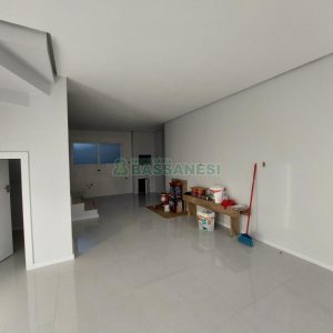 Sobrado com 130m², 3 dormitórios, 2 vagas, no bairro São Luiz em Caxias do Sul para Comprar