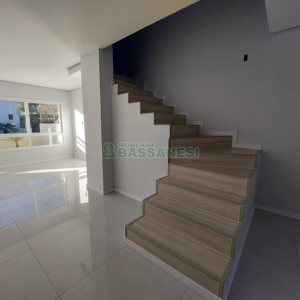 Sobrado com 130m², 3 dormitórios, 2 vagas, no bairro São Luiz em Caxias do Sul para Comprar