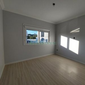 Sobrado com 130m², 3 dormitórios, 2 vagas, no bairro São Luiz em Caxias do Sul para Comprar