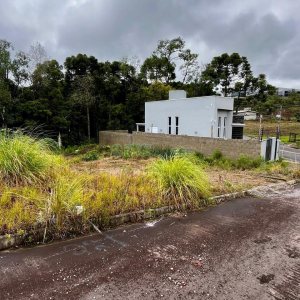 Terreno com 300m², no bairro São Giácomo em Caxias do Sul para Comprar