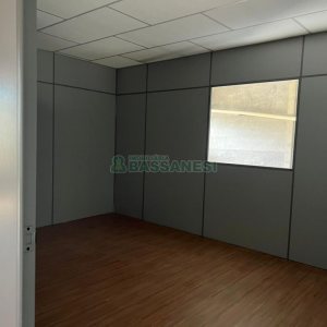 Pavilhão com 1160m², no bairro Jardim das Hortências em Caxias do Sul para Alugar