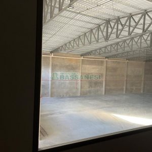 Pavilhão com 1160m², no bairro Jardim das Hortências em Caxias do Sul para Alugar