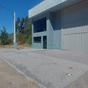 Pavilhão com 330m², no bairro Jardim das Hortências em Caxias do Sul para Alugar