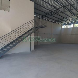 Pavilhão com 330m², no bairro Jardim das Hortências em Caxias do Sul para Alugar