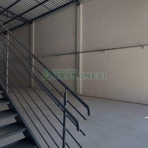 Pavilhão com 330m², no bairro Jardim das Hortências em Caxias do Sul para Alugar