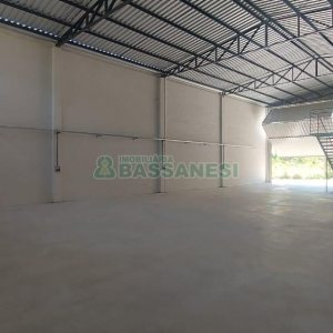 Pavilhão com 330m², no bairro Jardim das Hortências em Caxias do Sul para Alugar