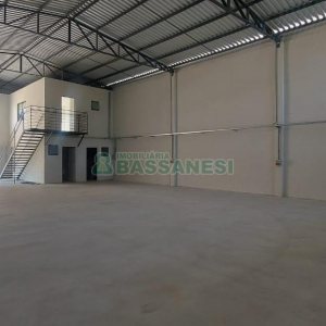 Pavilhão com 330m², no bairro Jardim das Hortências em Caxias do Sul para Alugar