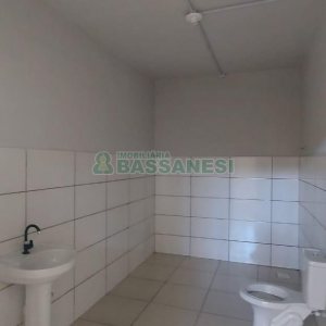 Pavilhão com 330m², no bairro Jardim das Hortências em Caxias do Sul para Alugar