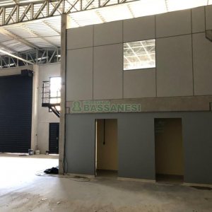 Pavilhão com 640m², no bairro Jardim das Hortências em Caxias do Sul para Alugar