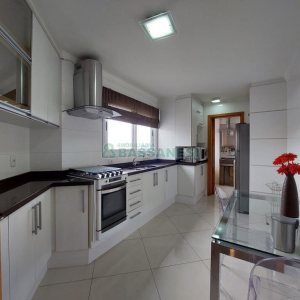 Apto Mobiliado com 200m², 4 dormitórios, 4 vagas, no bairro São Pelegrino em Caxias do Sul para Comprar