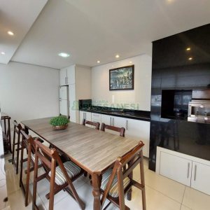 Apto Mobiliado com 200m², 4 dormitórios, 4 vagas, no bairro São Pelegrino em Caxias do Sul para Comprar