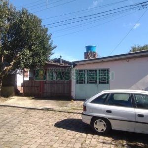 Casa com 200m², 2 dormitórios, 1 vaga, no bairro Santa Catarina em Caxias do Sul para Comprar
