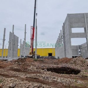 Pavilhão com 1434m², no bairro Distrito Industrial em Caxias do Sul para Alugar