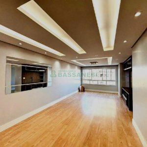 Apartamento com 107m², 3 dormitórios, 2 vagas, no bairro Universitário em Caxias do Sul para Alugar