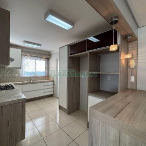 Apartamento com 107m², 3 dormitórios, 2 vagas, no bairro Universitário em Caxias do Sul para Alugar