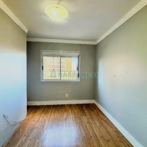 Apartamento com 107m², 3 dormitórios, 2 vagas, no bairro Universitário em Caxias do Sul para Alugar