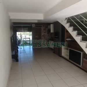 Sobrado com 132m², 2 dormitórios, 2 vagas, no bairro Vinhedos em Caxias do Sul para Comprar