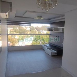 Sobrado com 132m², 2 dormitórios, 2 vagas, no bairro Vinhedos em Caxias do Sul para Comprar