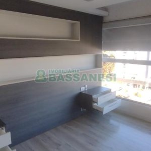 Sobrado com 132m², 2 dormitórios, 2 vagas, no bairro Vinhedos em Caxias do Sul para Comprar