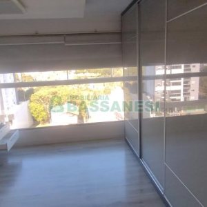 Sobrado com 132m², 2 dormitórios, 2 vagas, no bairro Vinhedos em Caxias do Sul para Comprar